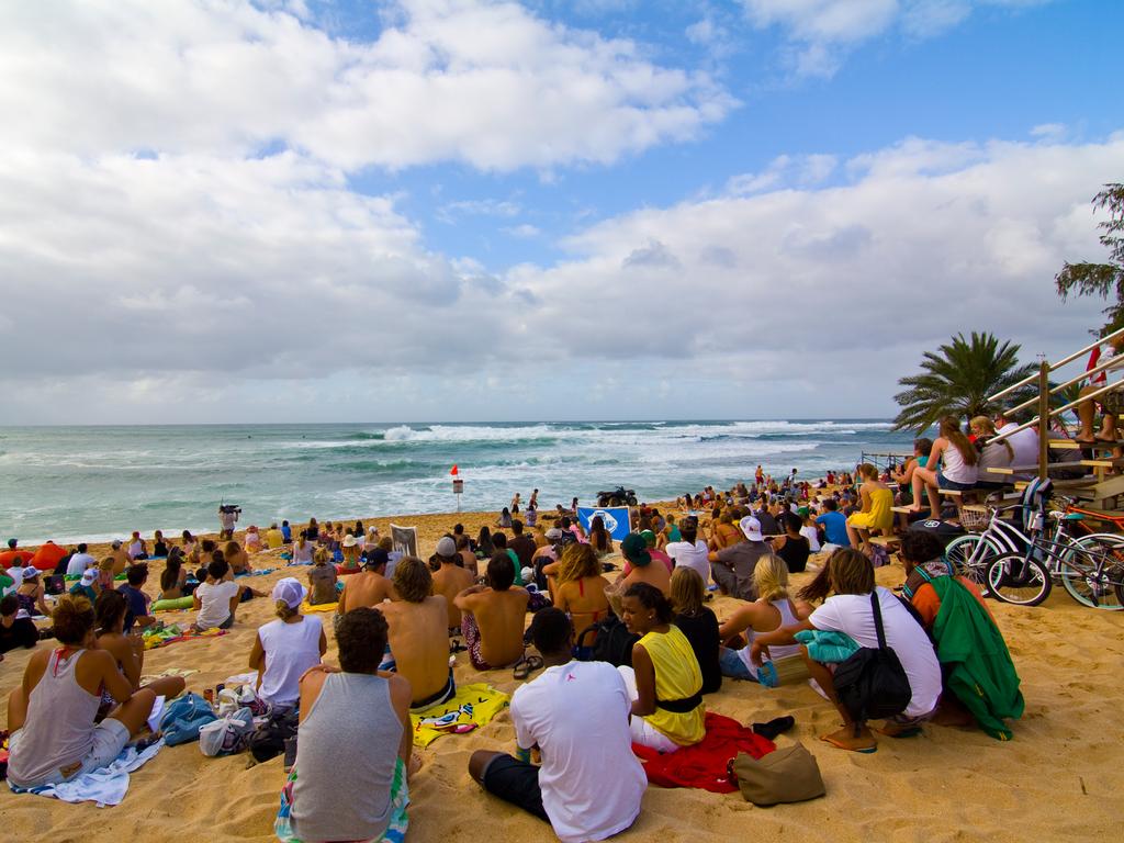 video-photos-oahu-s-north-shore-feels-first-big-swell-honolulu