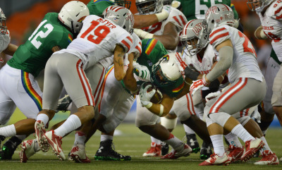 Can Hawaiʻi Tackle Football’s Massive Carbon Footprint?