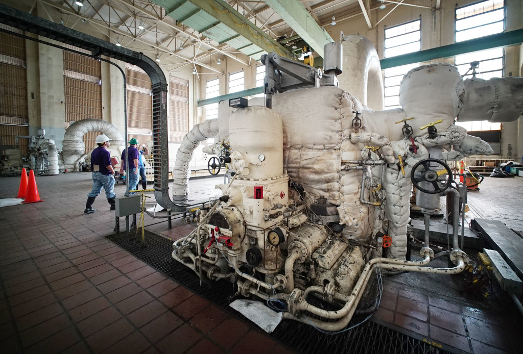 HEI HECO Waiau powerplant turbine3 building2. 14 april 2016.