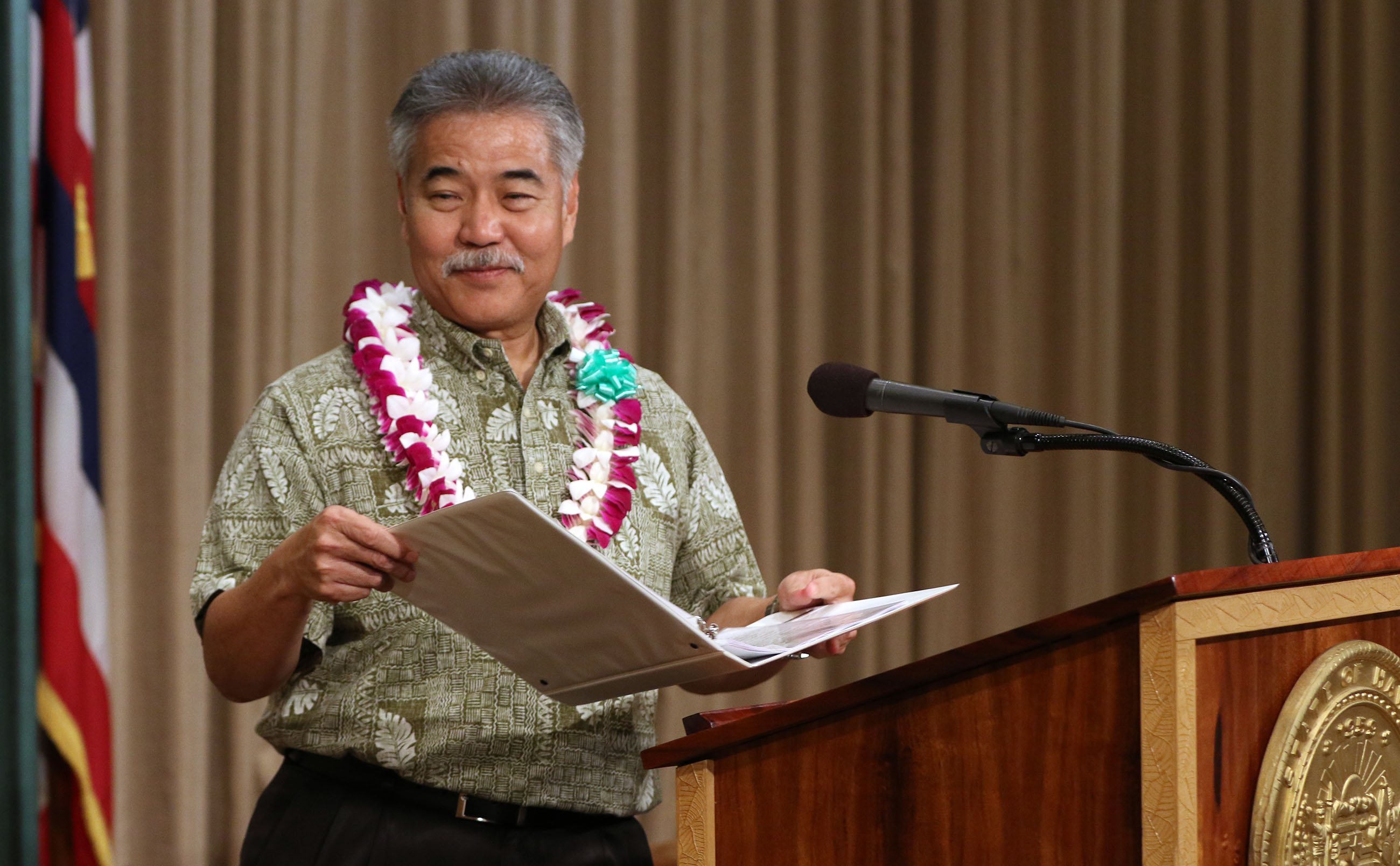 Governor Ige Grades Hawaii Lawmakers' Work This Session Honolulu