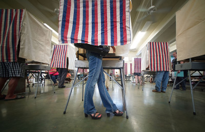 Ige Signs All-Mail Voting, Automatic Recount Bills