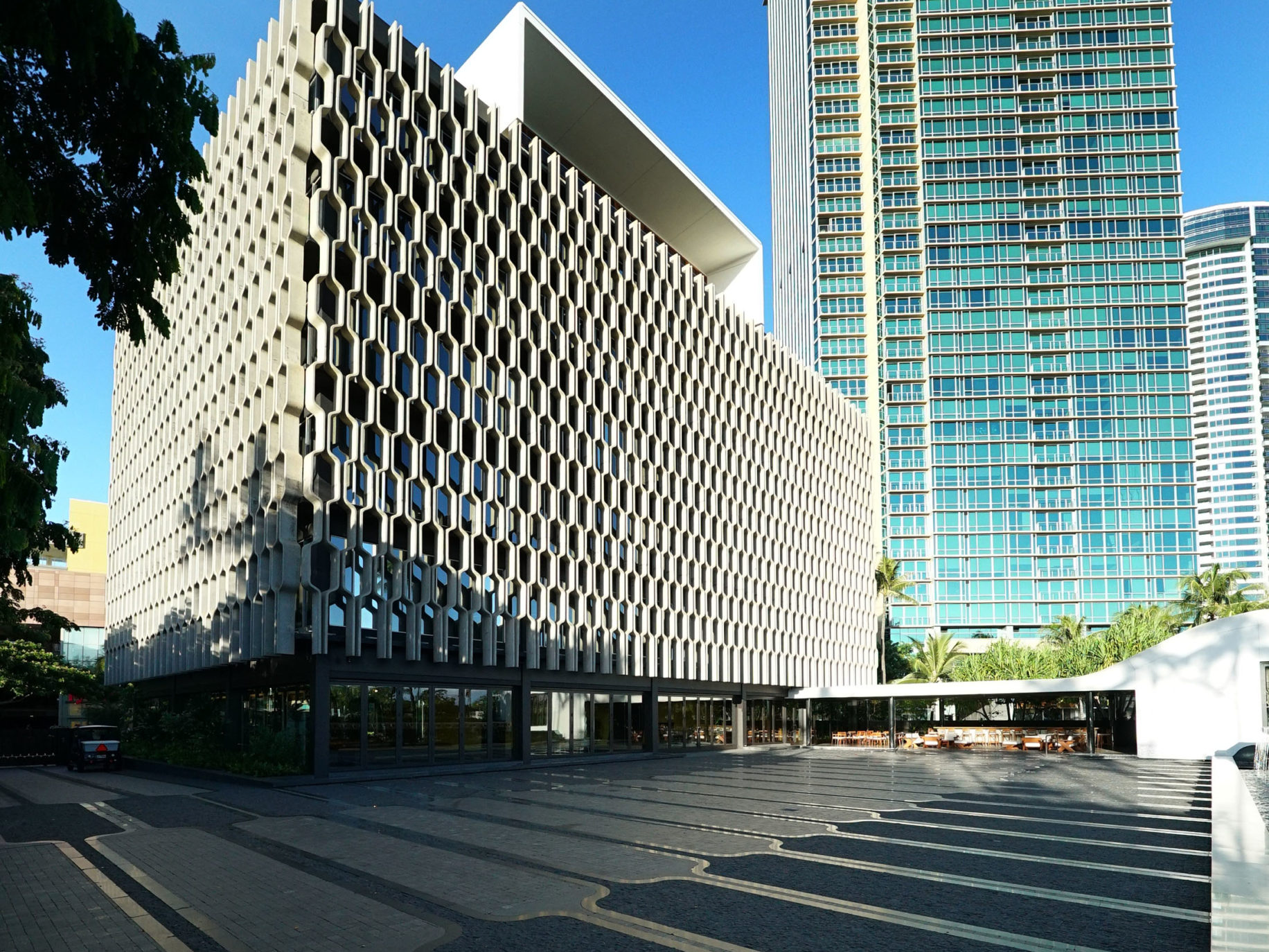 IBM Building with Hokua condo in background.