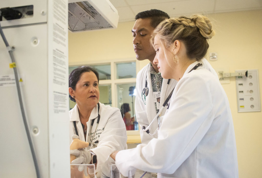 Limited Training Options Worsen Hawaii�s Doctor Shortage