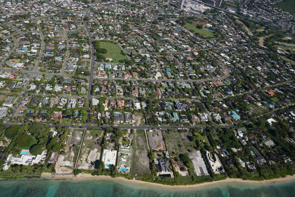 Kahala and Kaimuki Areas aerial 0480.