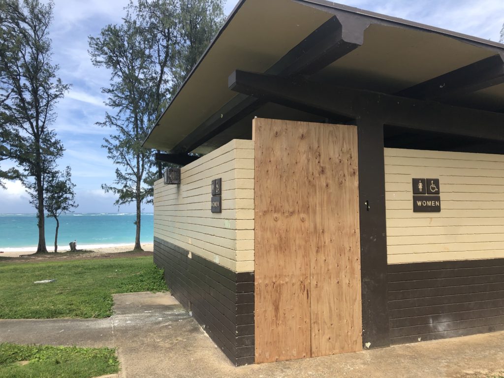 Honolulu To Reopen Public Bathrooms, State Keeps Theirs Closed