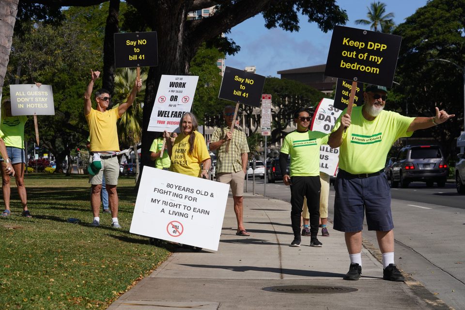 Lawsuit Seeks To Block Oahu Vacation Rental Law Honolulu Civil Beat