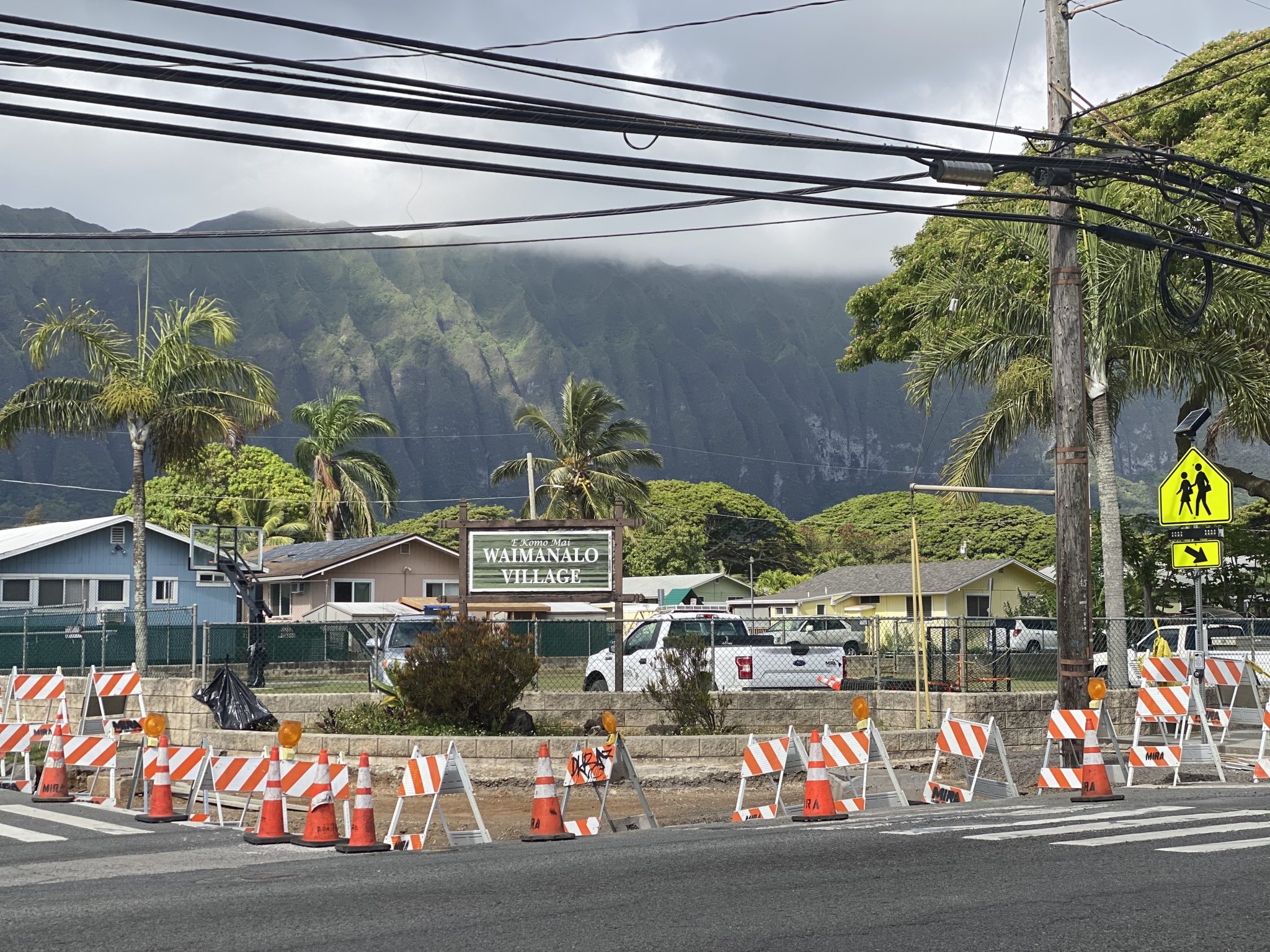 Waimanalo Businesses Are Struggling To Survive Ongoing Road Work Honolulu Civil Beat