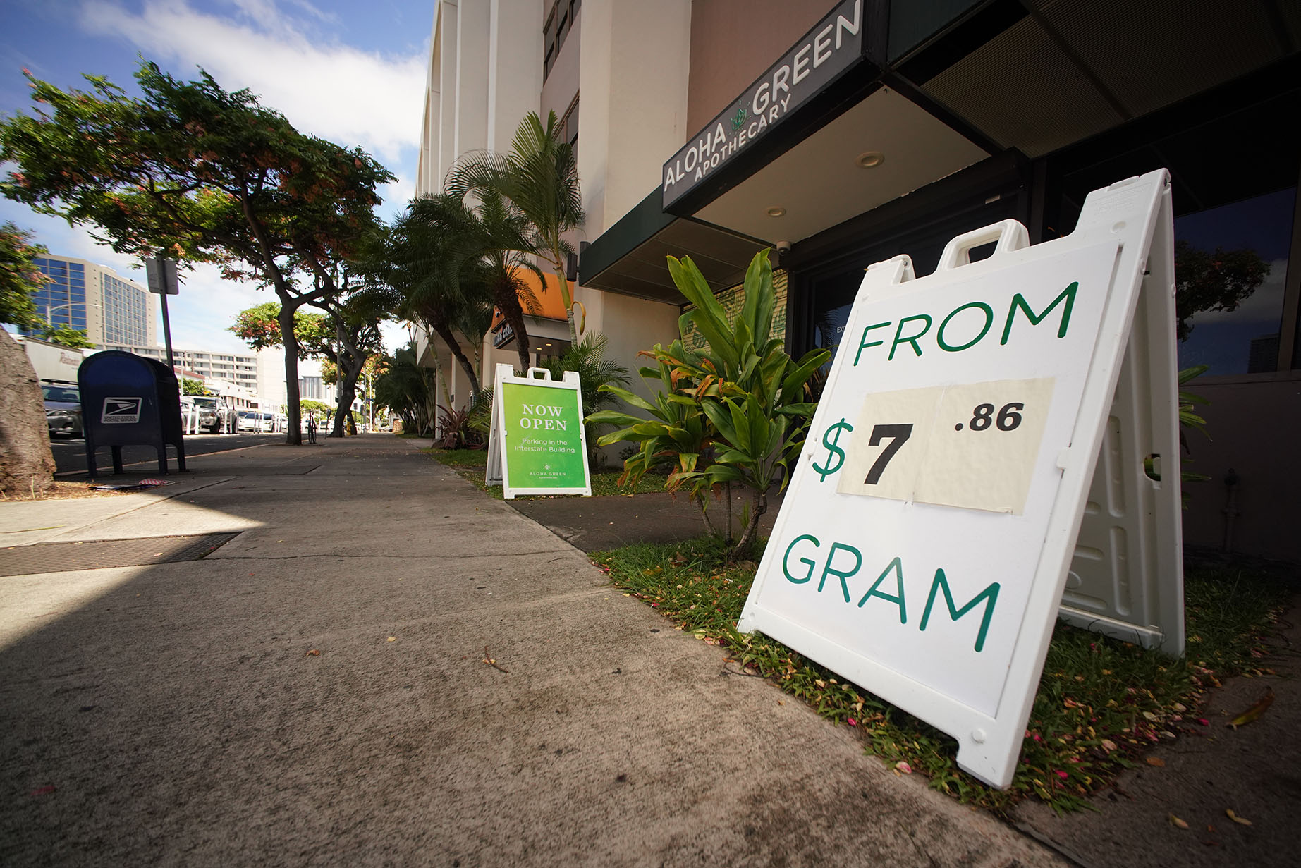 Black Market Weed Is Still The Buyer's Choice Over Legal Marijuana In Hawaii Honolulu Civil Beat