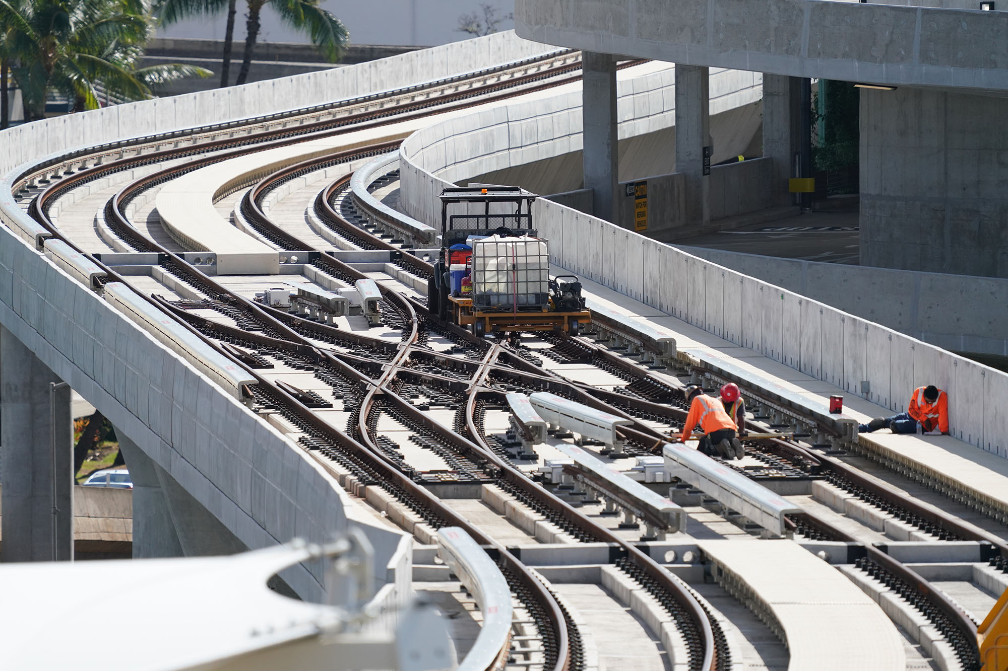 Kahikina HART Won't Replace Honolulu Rail's Unusual Track Crossings