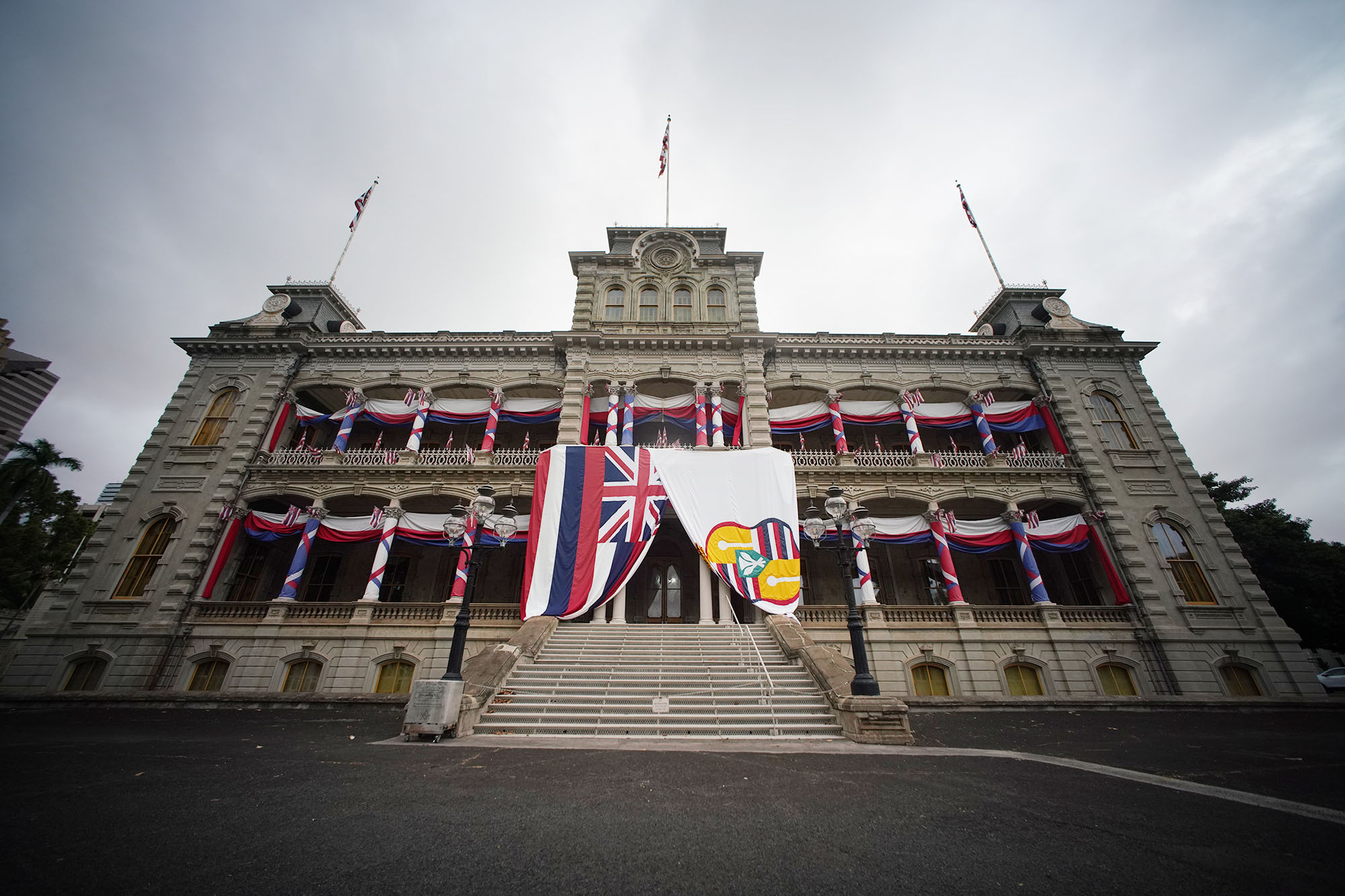 Photo Shoot At Iolani Palace Blurs Line Between Hawaiian Royalty And