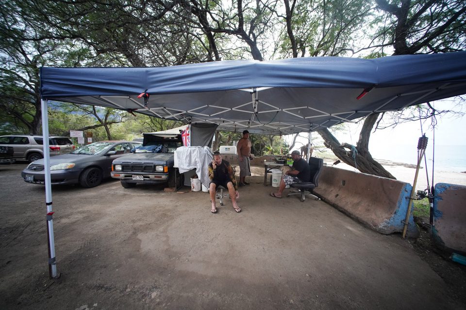 Makua Beach Standoff Residents Say They Are Being Run Off By A Man Camping Out Honolulu Civil