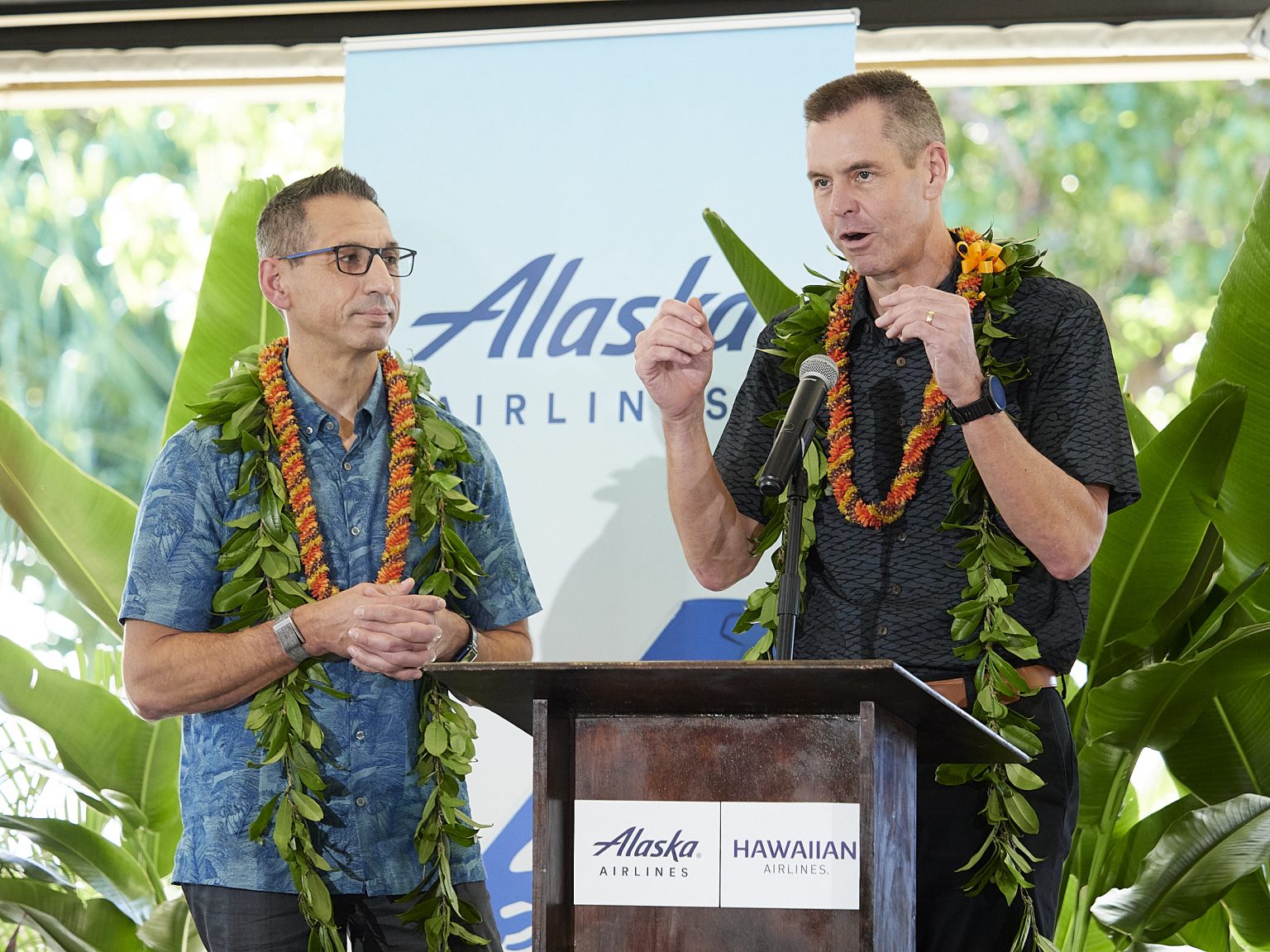 Alaska Airlines Gets Green Light To Buy Hawaiian Airlines After Meeting ...