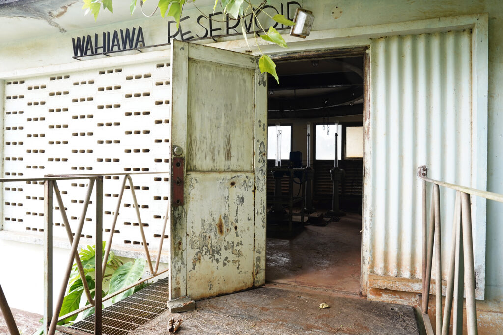 The Wahiawa Reservoir pumphouse is photographed Monday, Aug. 5, 2024, in Wahiawa. (Kevin Fujii/Civil Beat/2024)