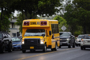Hawaiʻi DOE Spending More On Buses For Fewer Students