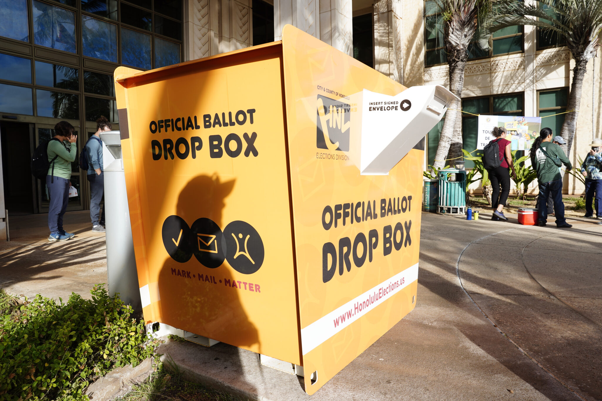 An Official Ballot Drop Box outside of Kapolei Hale is photographed Wednesday, Aug. 28, 2024, in Kapolei. Kapolei Hale is a satellite city hall of the City and County of Honolulu. (Kevin Fujii/Civil Beat/2024)