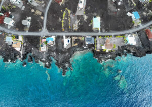 A new subdivision atop lava fields at Milolii. (Nathan Eagle/Civil Beat/2024)