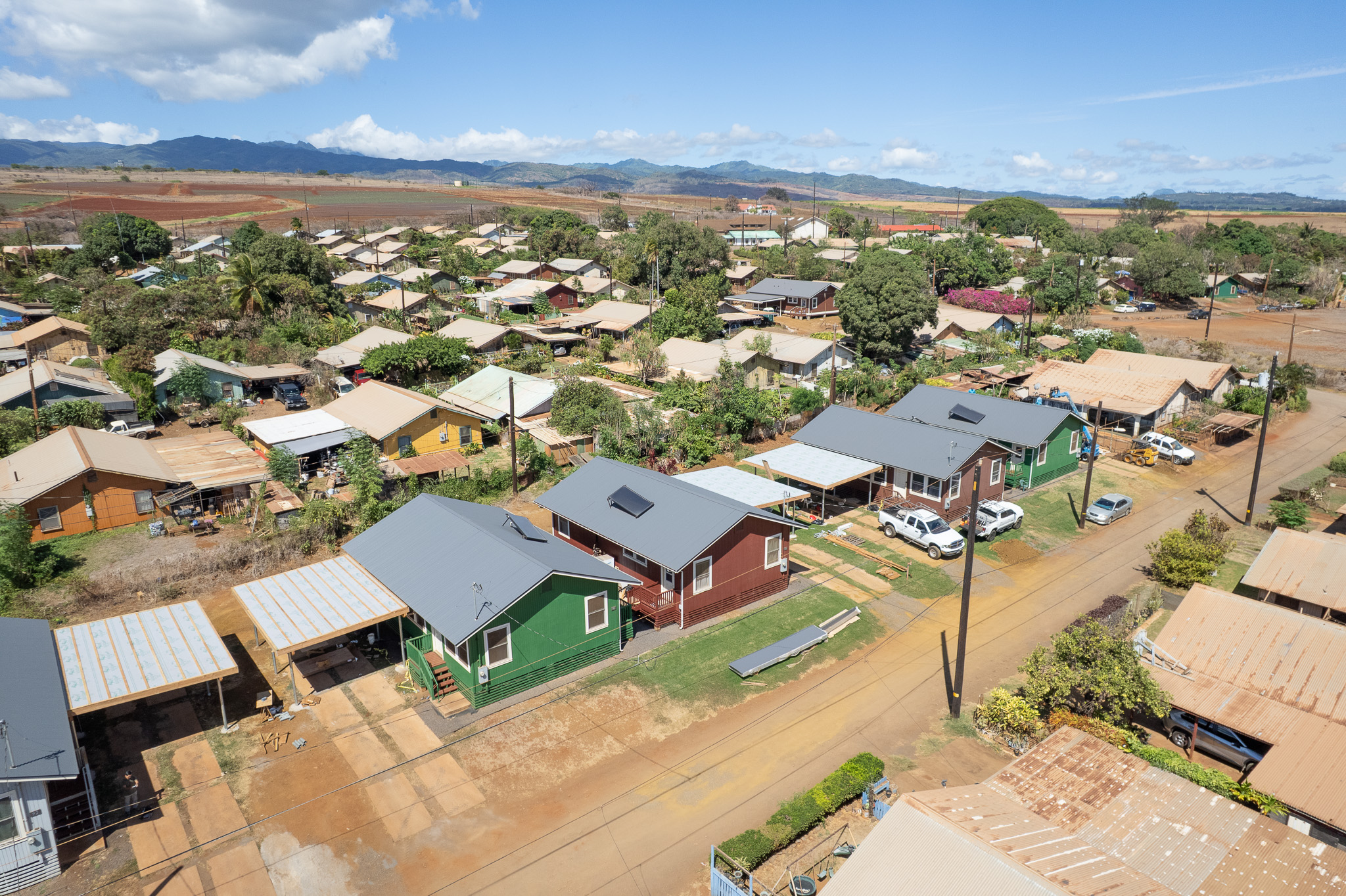 Fixing Up Homes From Kauaʻi's Plantation Past Could Ease Local