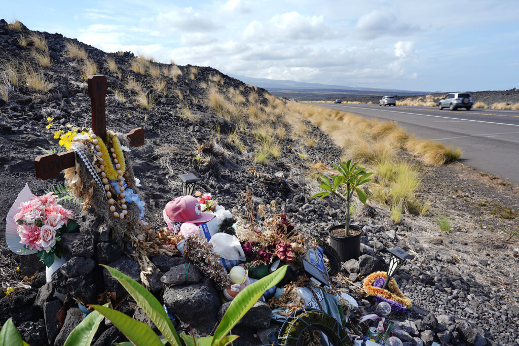 A stretch of Queen Ka‘ahumanu Highway in North Kona was the scene of a fatal traffic accident earlier in the year, photographed Friday, Oct. 3, 2025. Reginald Kaleilehua Tolentino, 51, and his wife Collette Marie Kaleialoha Tolentino, 52, were killed near the 79.5 mile marker of Queen Ka‘ahumanu Highway on Feb. 18, 2025. (Kevin Fujii/Civil Beat/2025)