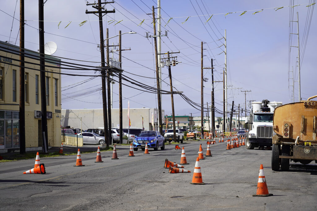 Businesses like Boulevard Snack on Dillingham Boulevard remain open despite ongoing construction Tuesday, Nov. 11, 2025, in Honolulu. (Kevin Fujii/Civil Beat/2025)