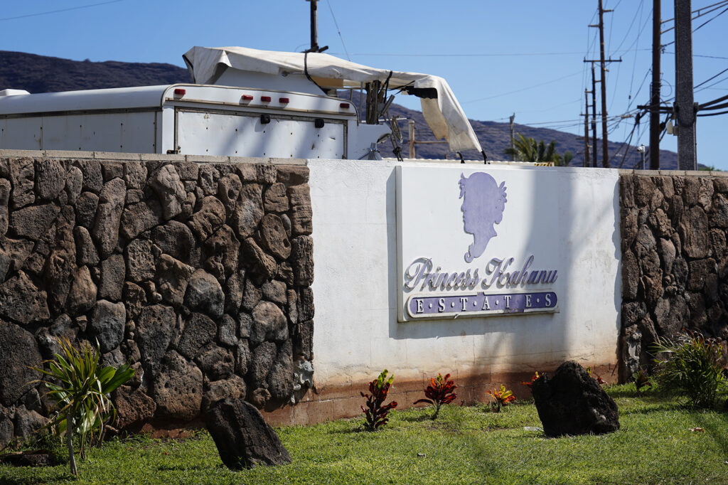 Princess Kahanu Estates neighborhood is photographed Tuesday, Dec. 2, 2025, in Waiʻanae. Residents complain of a death-like stench. (Kevin Fujii/Civil Beat/2025)