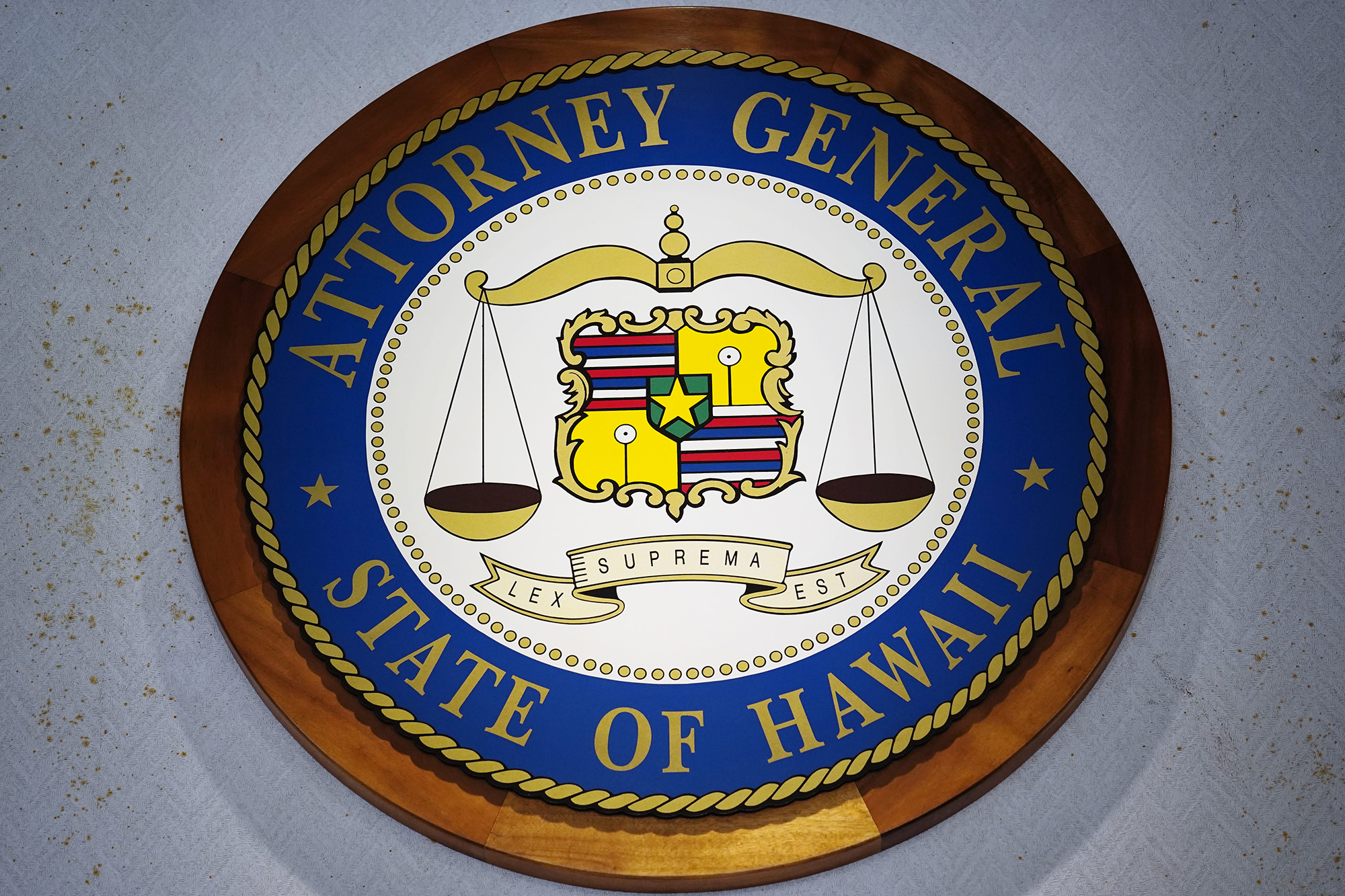 Governor Must Appoint An Independent  Prosecutor In Bribery Case