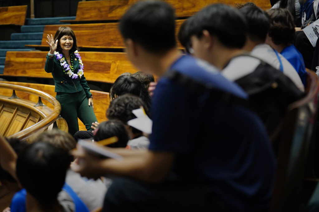 Sen. Donna Kim meets with Moanalua Middle School students in the Senate gallery Friday, March 6, 2026, in Honolulu. (Kevin Fujii/Civil Beat/2026)