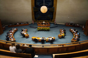 Cut State Jobs, Keep Tax Cuts? Hawaiʻi Senate Makes Budget Pitch