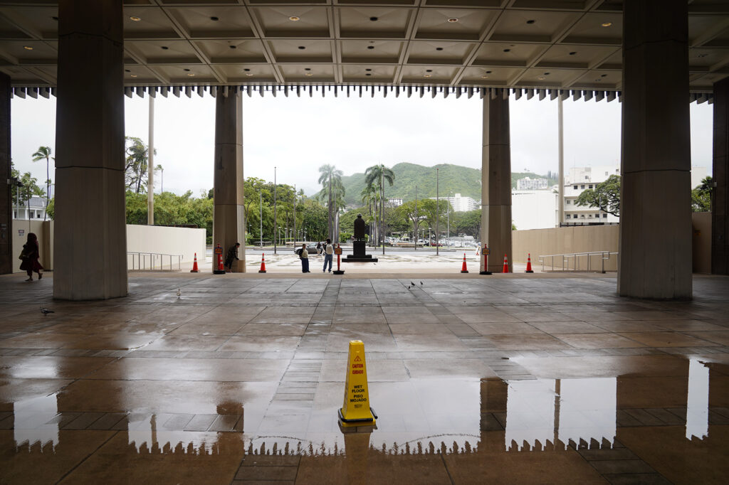 Rain falls on the Capitol as a Kona Low storm arrives on O‘ahu Thursday, March 19, 2026, in Honolulu. (Kevin Fujii/Civil Beat/2026)