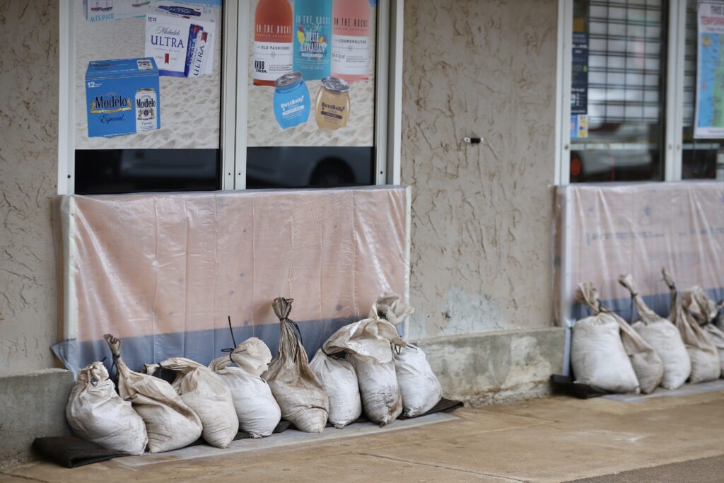 An ABC Stores store on South Kīhei Road was prepared Wednesday for more expected flooding. (Erin Nolan/Civil Beat/2026)