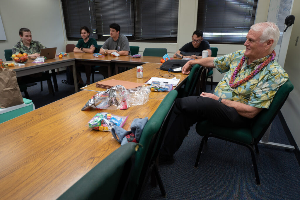 Retired Chief Justice Mark Recktenwald with law students at a seminar at the William S. Richardson School of Law at the Mānoa campus April 30, 2026. Attendees are, from left: George Gibson, Harrison Witt, Sam Workman and Will Vandergriff. (Craig Fujii/Civil Beat/2026)